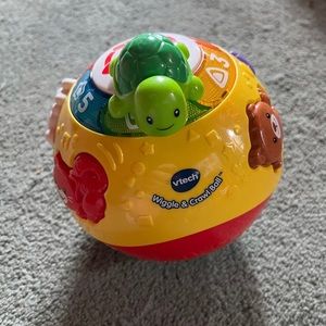 V-TECH INFANT CRAWL BALL